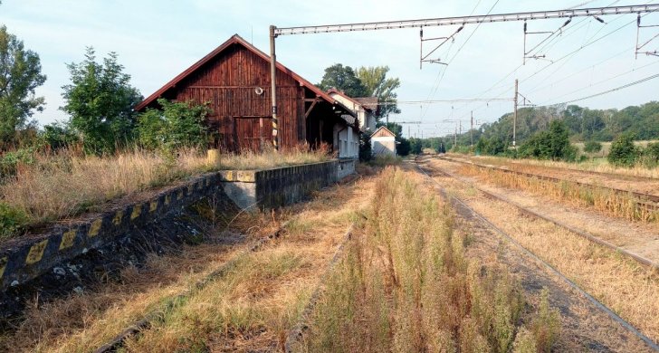 Lisany_u_Zatce koleje.jpg